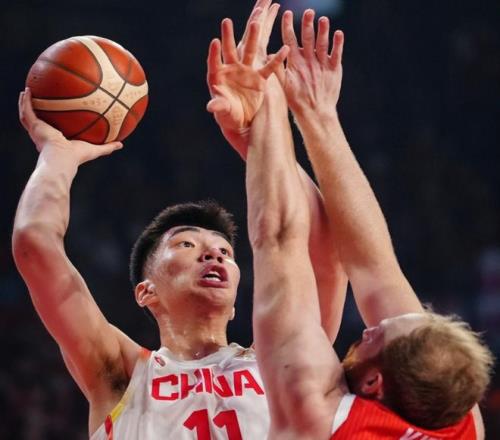 克裏斯滕森,进球后向,号示意,乐竞体育官网,乐竞体育平台,乐竞体育链接,乐竞体育官方