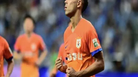 激情对决！每日NBA焦点战：湖人队激战雄鹿队，谁将问鼎巅峰？